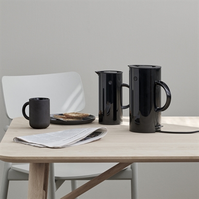 Stelton Sæt, EM77 Elkedel Og Stempelkande I Sort. Vejl. Udsalgspris 1.399,- 